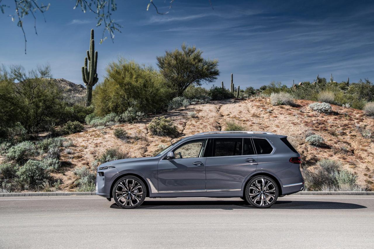 2023-BMW-X7-39.jpg