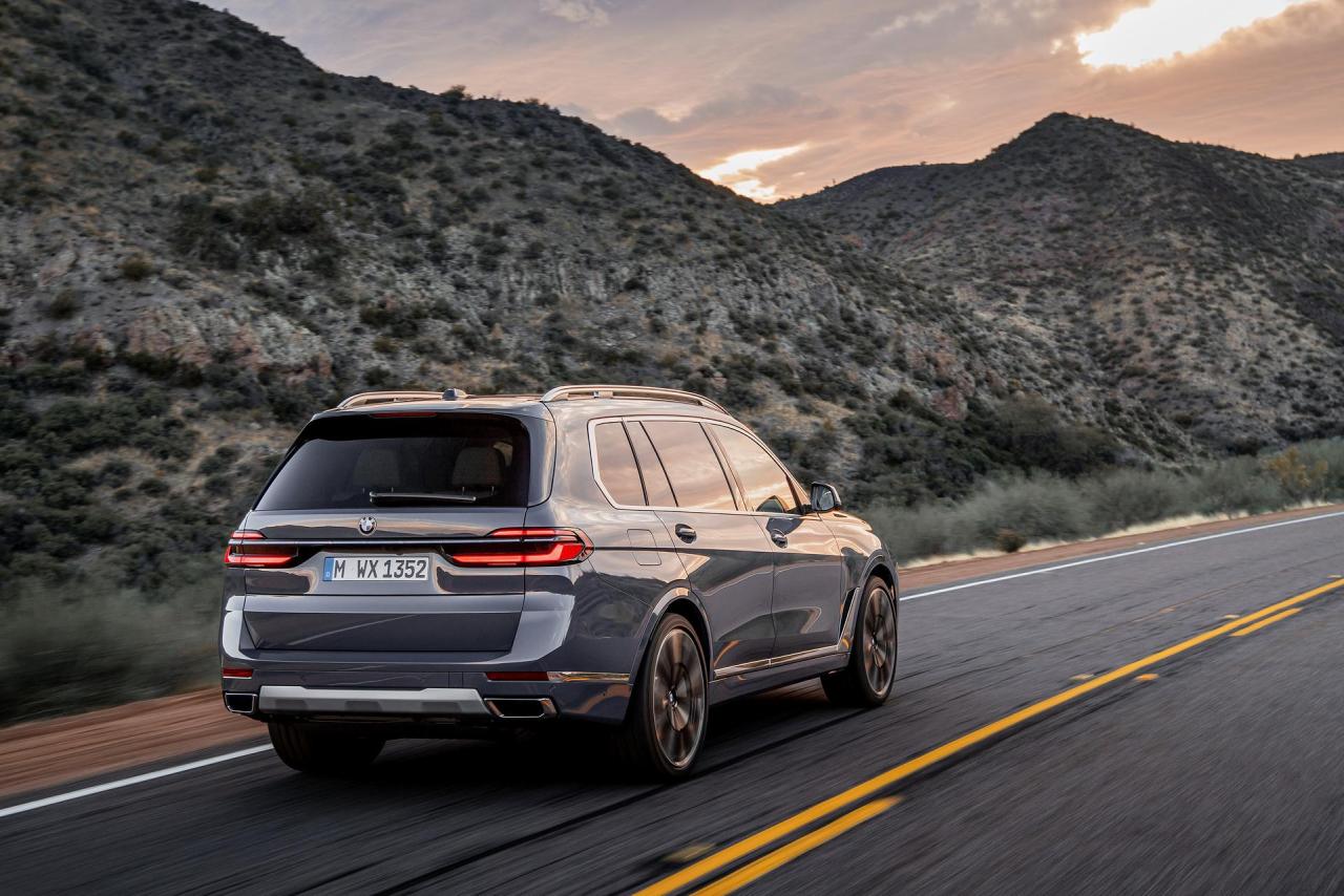 2023-BMW-X7-67.jpg