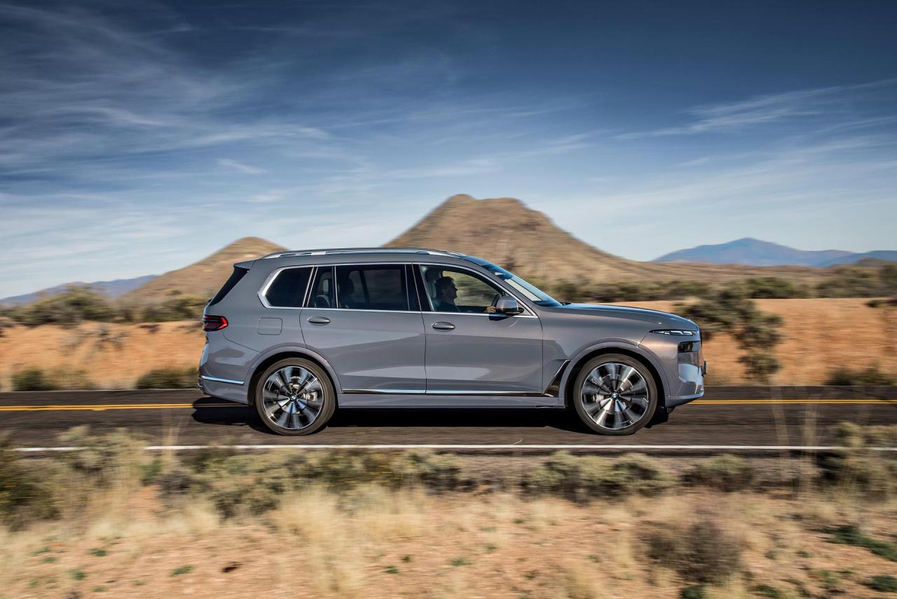 2023-BMW-X7-68.jpg