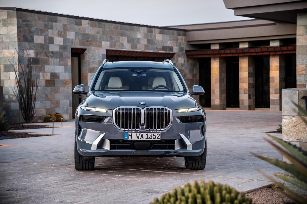 2023-BMW-X7-72.jpg