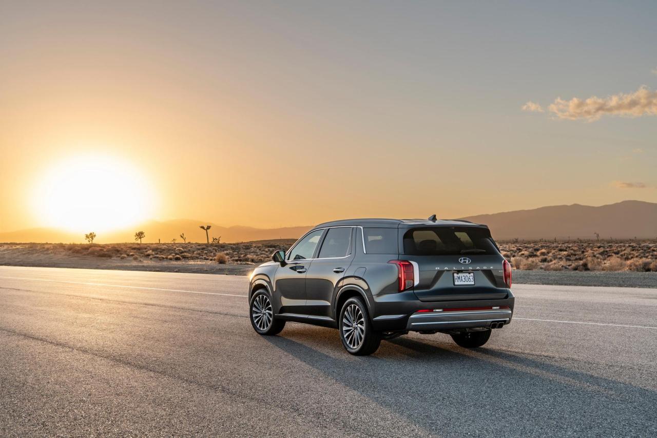 2023-Hyundai-Palisade-Carscoops-11.jpg
