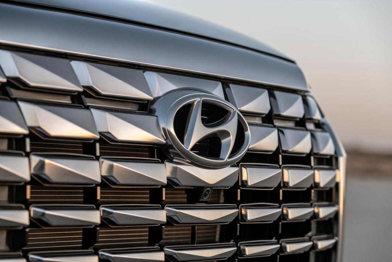 2023-Hyundai-Palisade-Carscoops-32.jpg