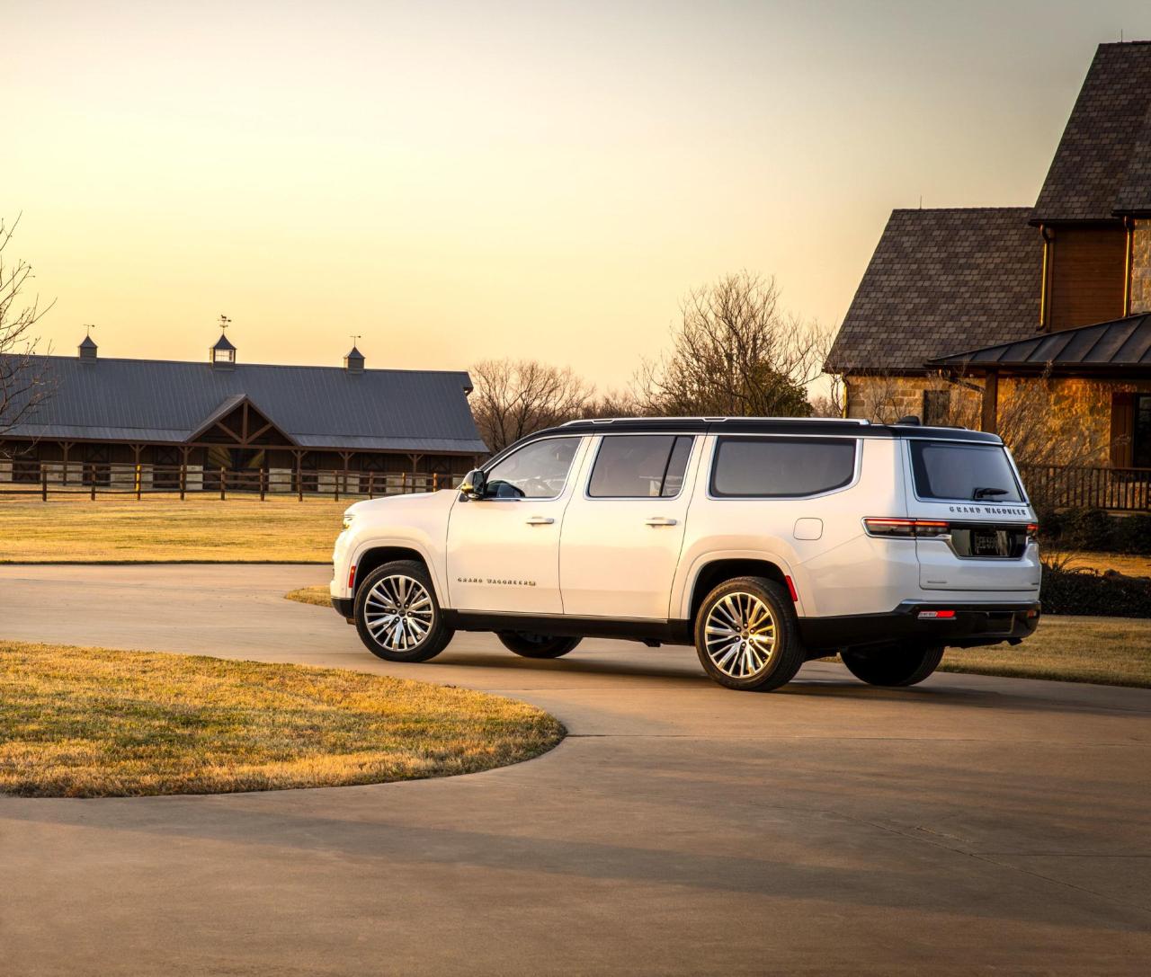 2023-Jeep-Wagoneer-L-Grand-Wagoneer-L-12.jpg