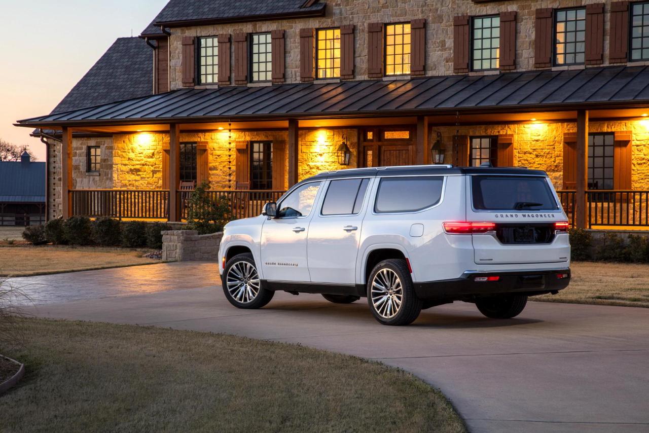 2023-Jeep-Wagoneer-L-Grand-Wagoneer-L-13.jpg