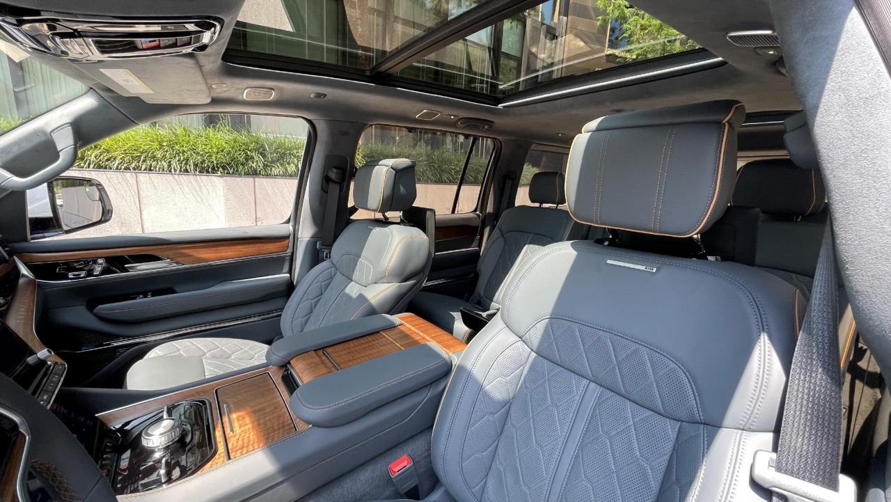 2023-Jeep-Wagoneer-L-Grand-Wagoneer-L-189.jpg