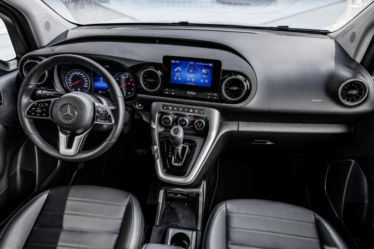 2023-Mercedes-T-Class-26.jpg