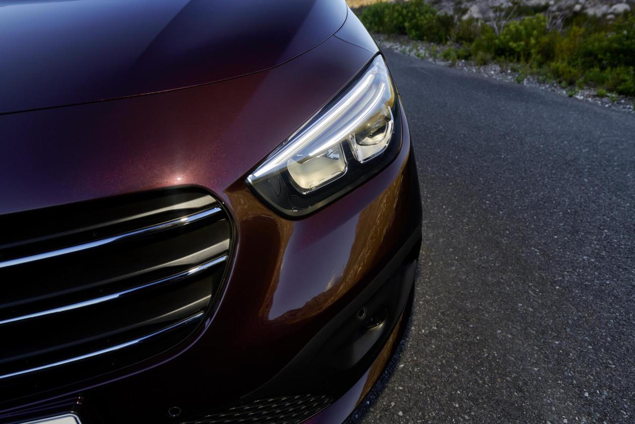 2023-Mercedes-T-Class-58.jpg