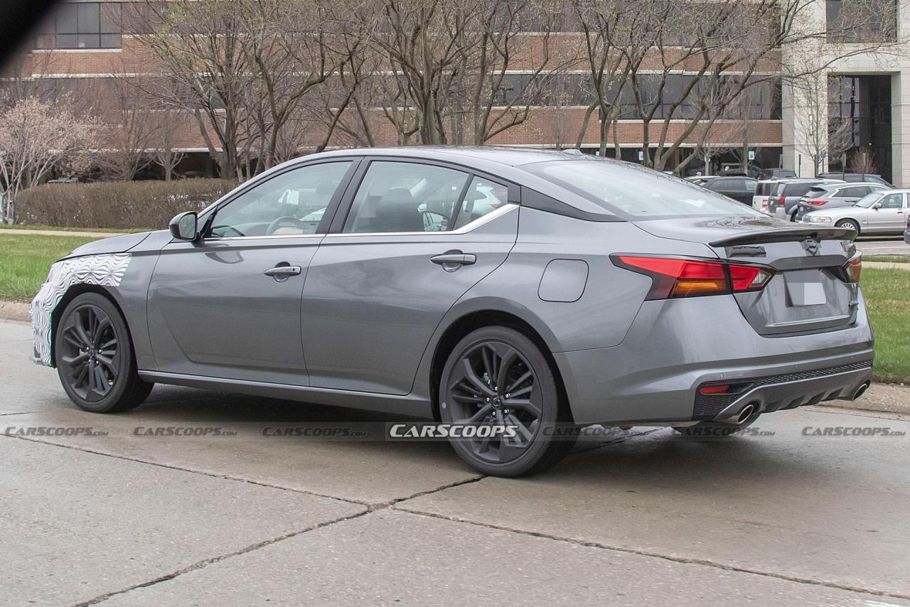 2023-Nissan-Altima-12.jpg