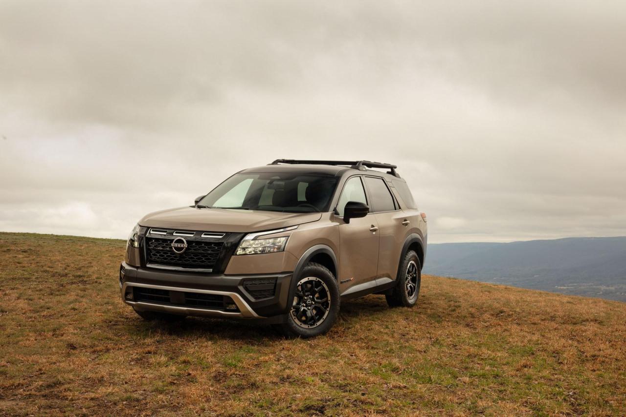 2023-Nissan-Pathfinder-Rock-Creek-2.jpg