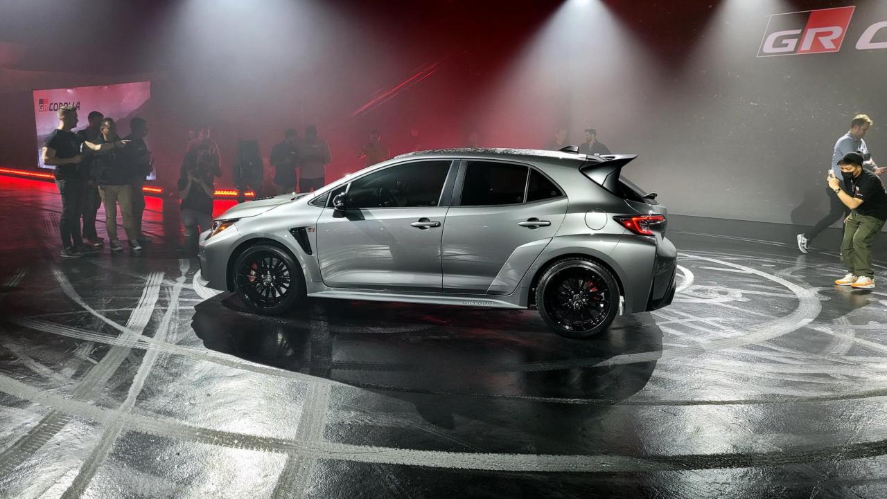 2023-Toyota-GR-Corolla-007.jpg