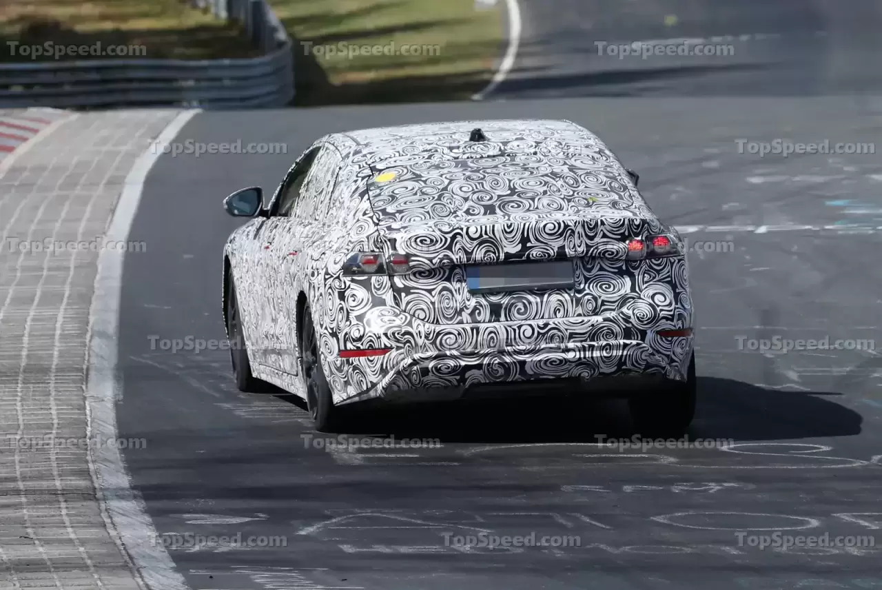 2024-audi-a6-e-tron--12_1600x0.webp