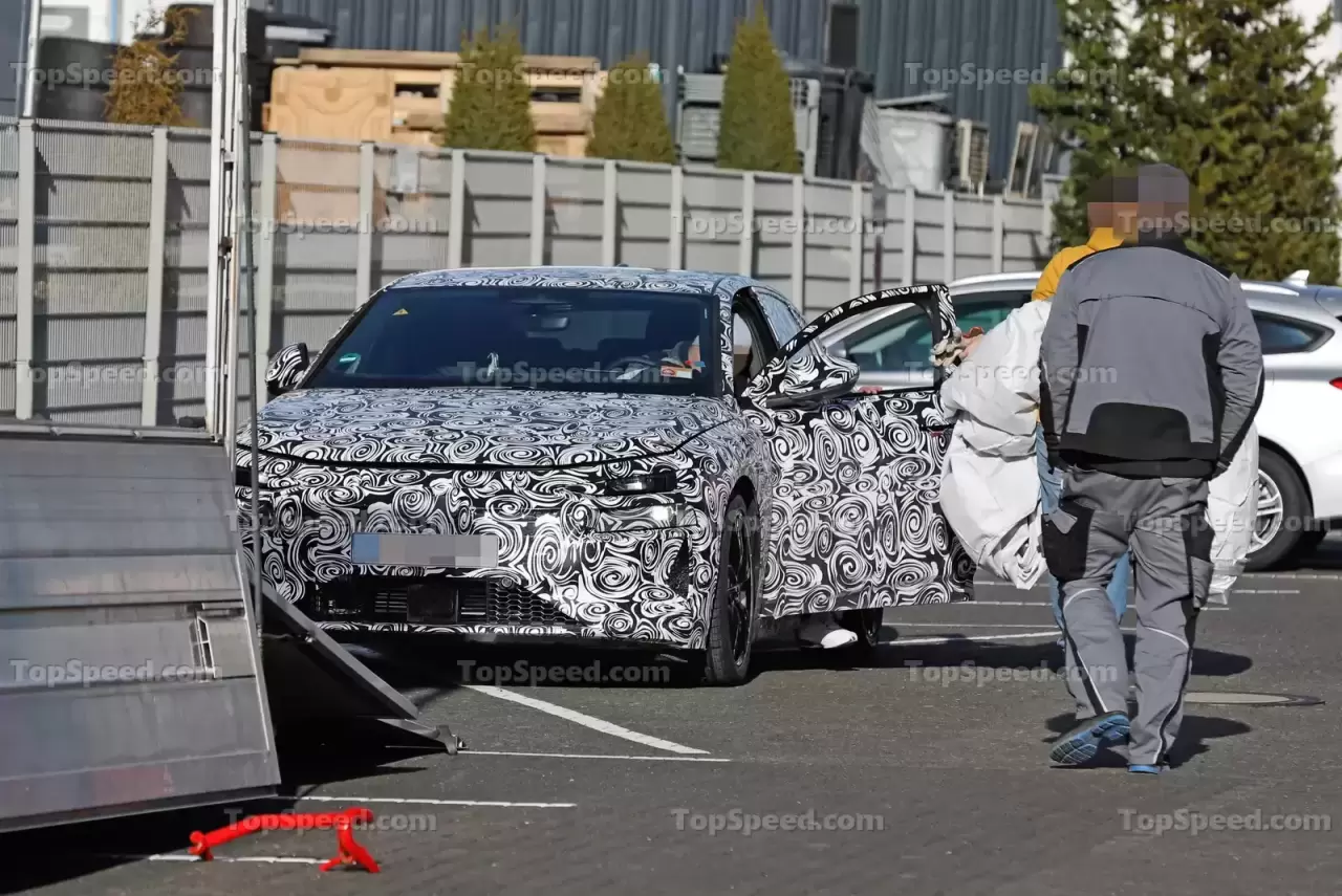 2024-audi-a6-e-tron--1_1600x0.webp
