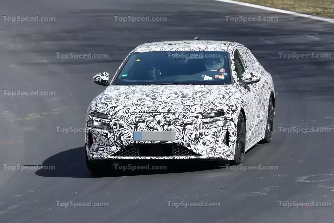 2024-audi-a6-e-tron--4_1600x0.webp