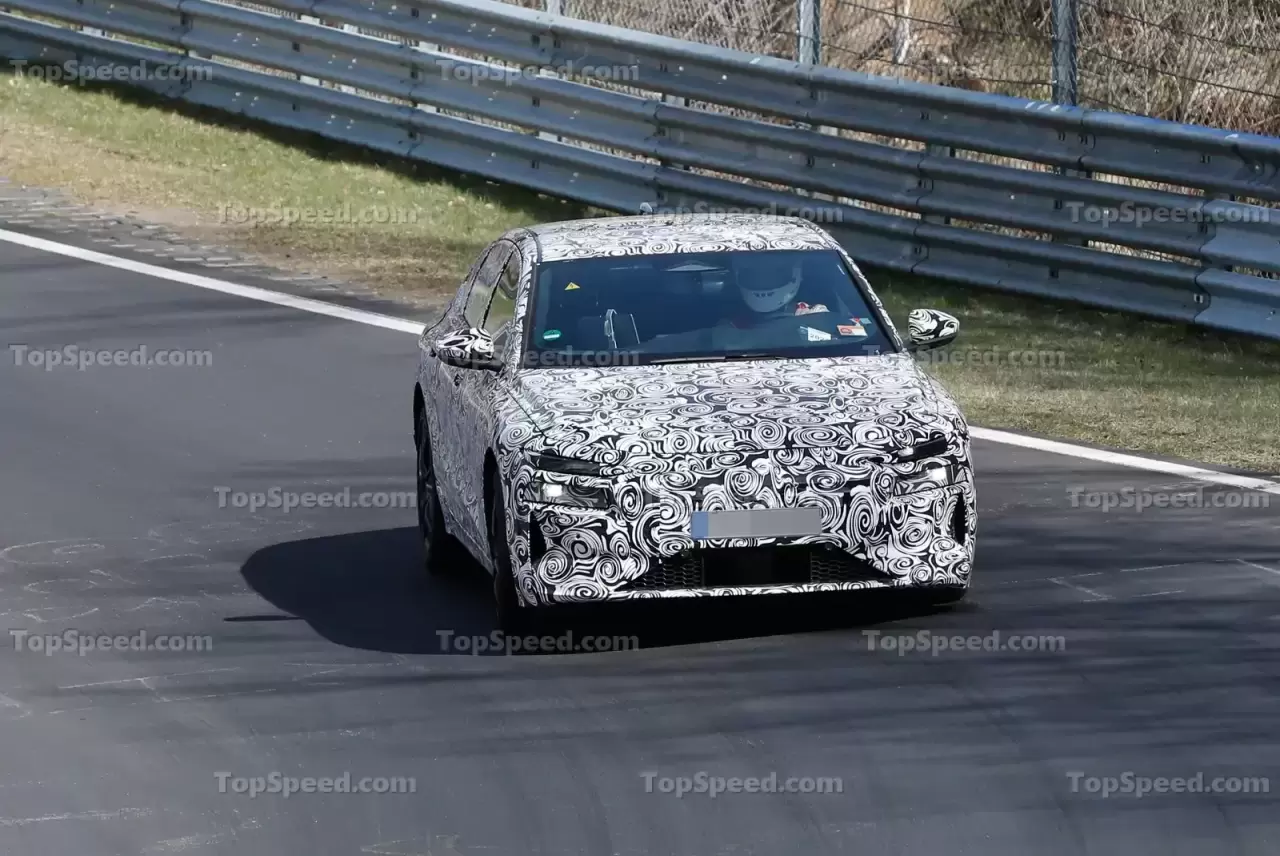 2024-audi-a6-e-tron--5_1600x0.webp