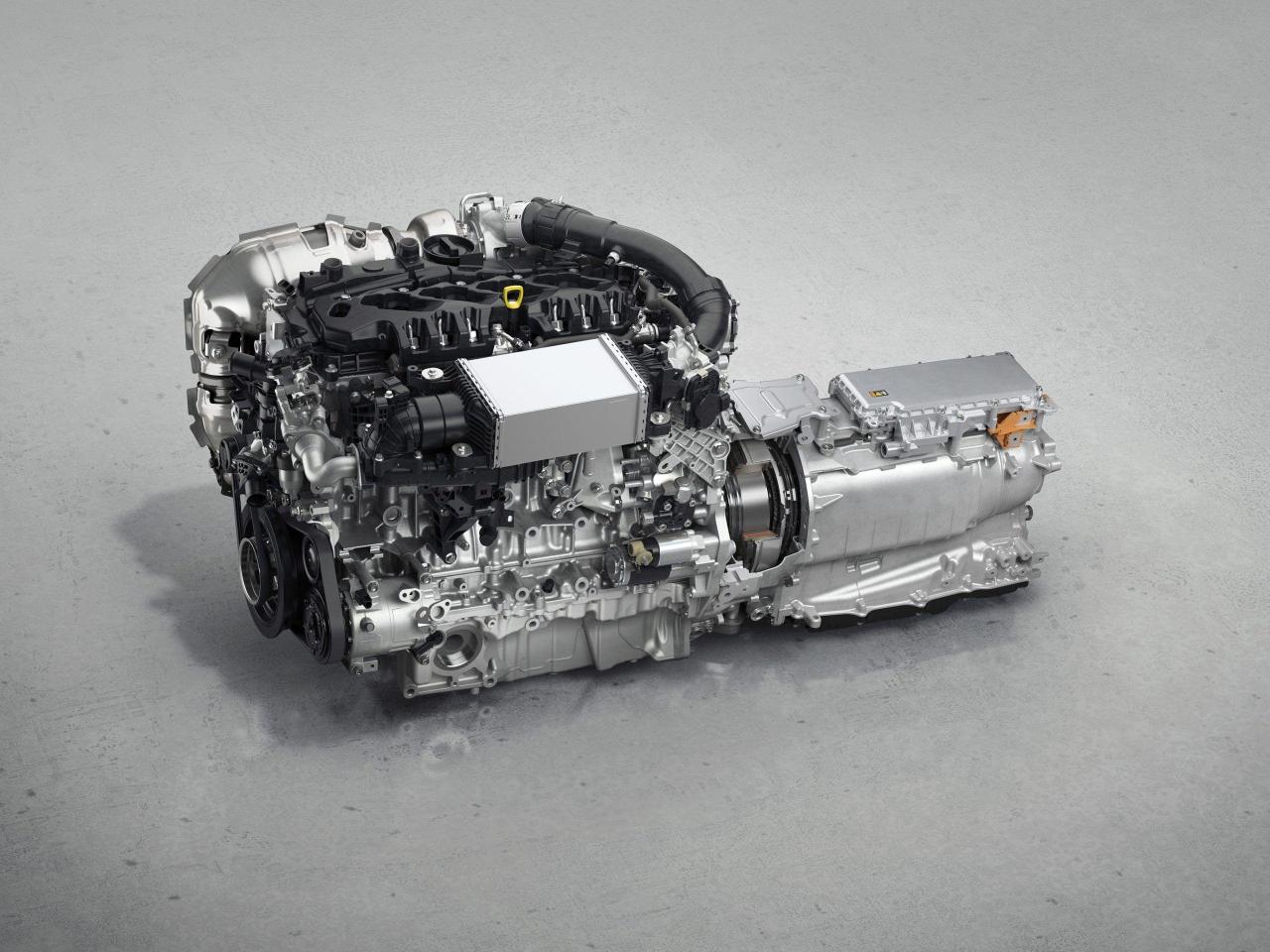 3.2022_cx-60_i6_3.3l_dewoscr_mhev_l-scaled.jpg