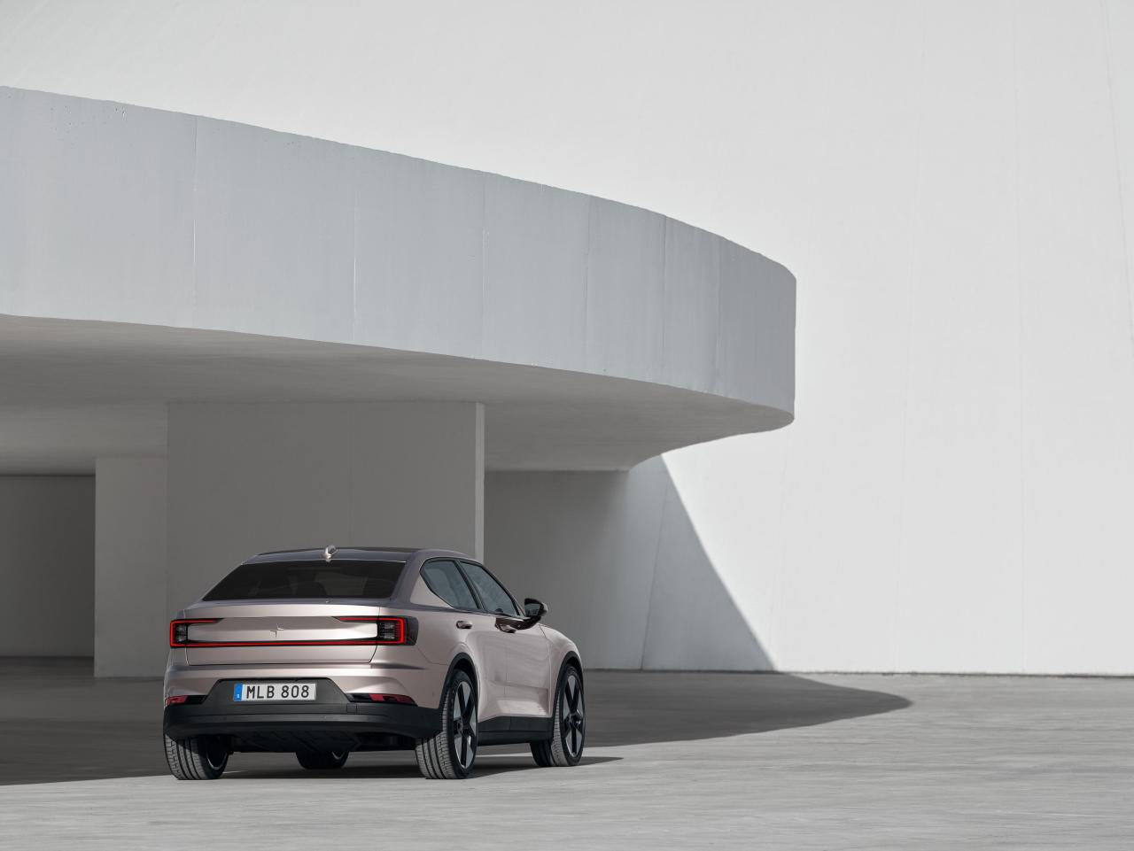 651062_20220427_Polestar_2.jpg