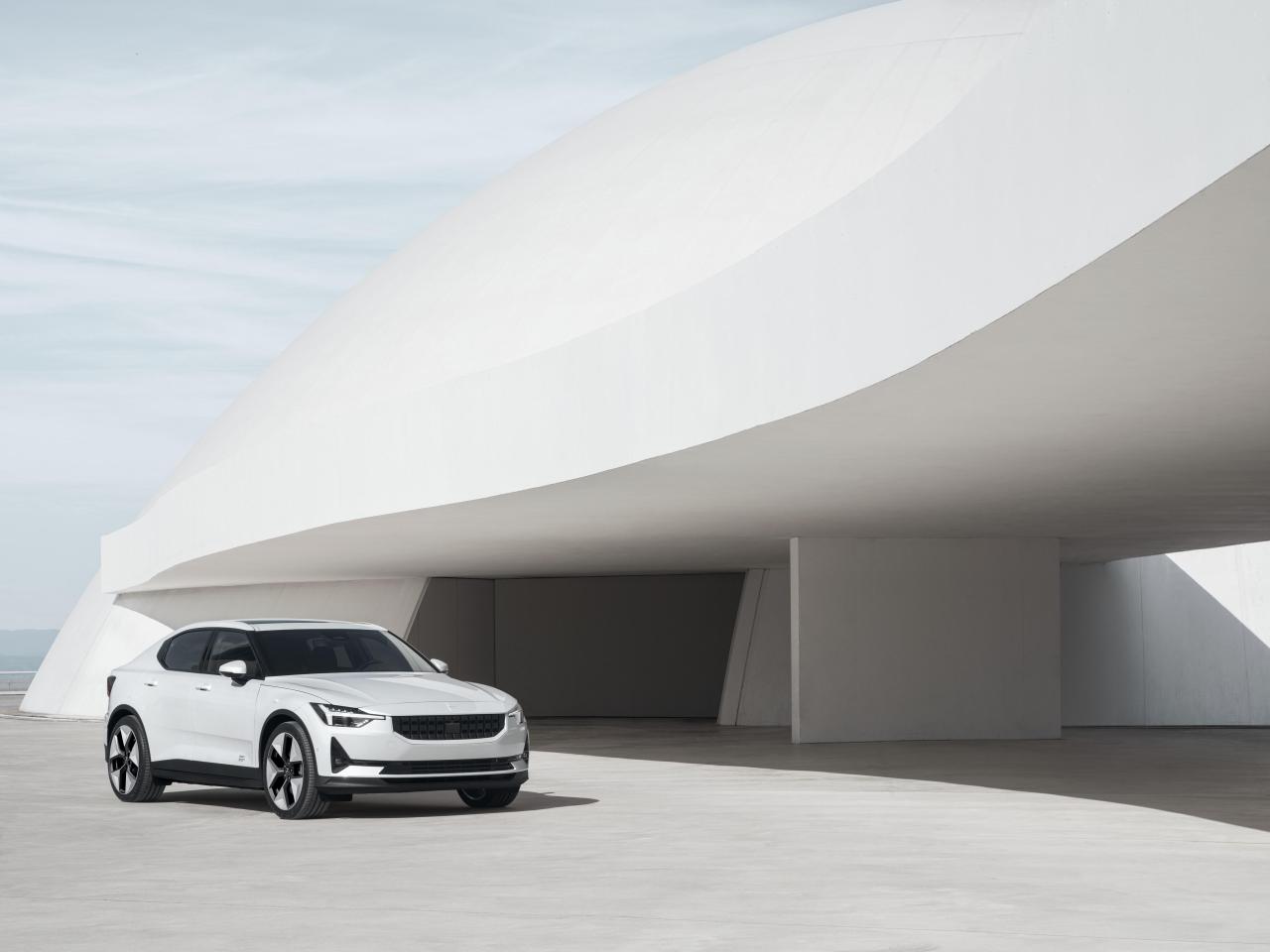 651084_20220427_Polestar_2.jpg