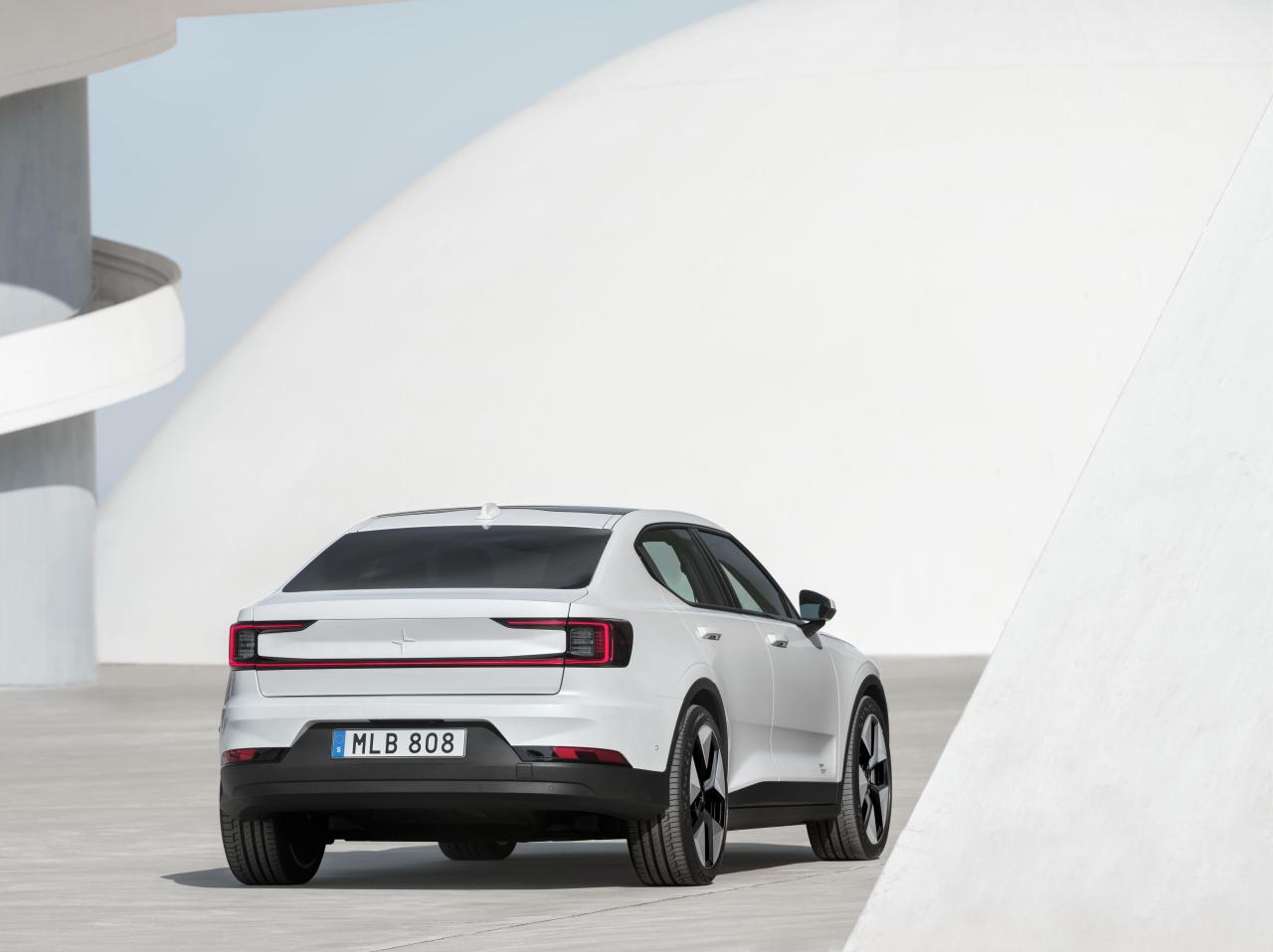 651088_20220427_Polestar_2.jpg