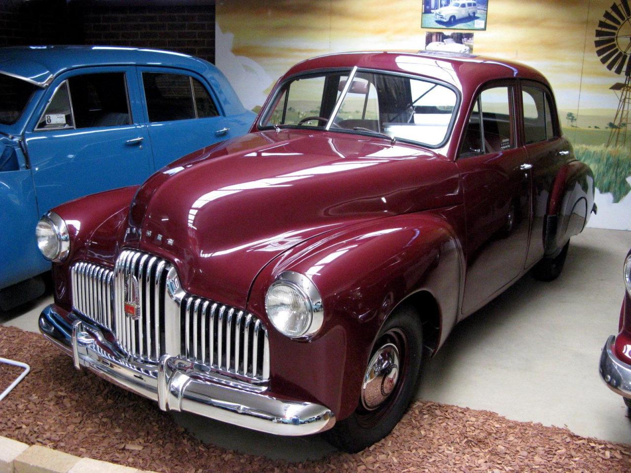 Holden_48-215_1948_01.thumb.jpg.554914283d9d71d54aeb636e541c03fc.jpg