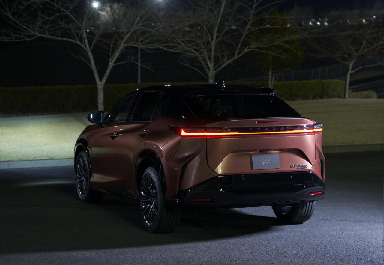 Lexus-RZ-450e-123.jpg