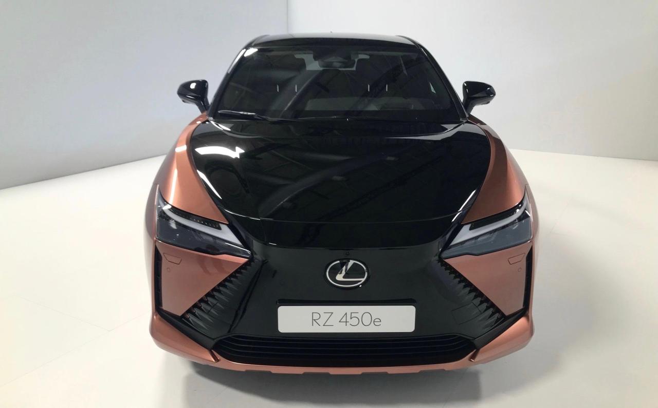 S0-presentation-video-lexus-rz-712518.thumb.jpg.7c37fb715450a29936001e13614cbc2b.jpg