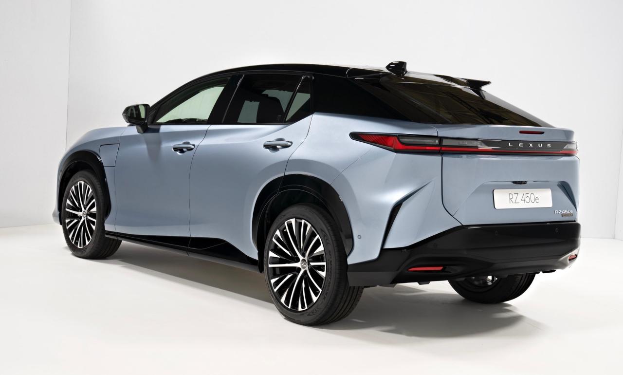S0-presentation-video-lexus-rz-une-ligne-simplifiee-pour-un-premier-suv-electrise-712674.thumb.jpg.f85e889e126a8c502ee09818af93745c.jpg
