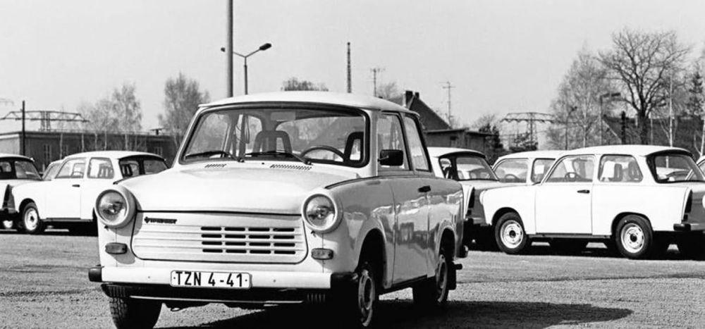 Trabant.jpg.0311243bff8138088453e634daac3a19.jpg