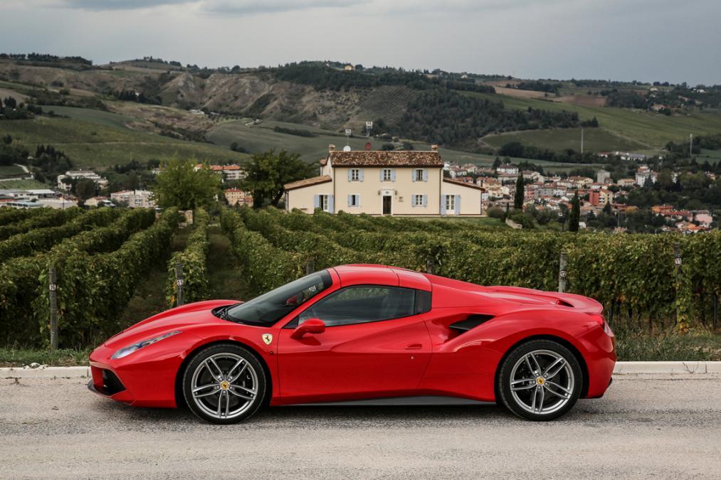 ferrari-488-spider-red-030.jpg.4472f8ea74c1b5cb4f320ade9a80fcfb.jpg