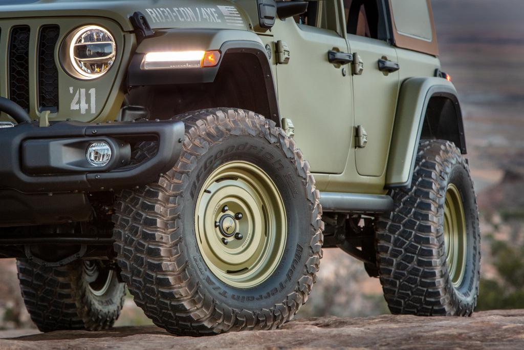 jeep_41_concept_30.jpg.46b608a00d8273932ee85452fb1957d4.jpg