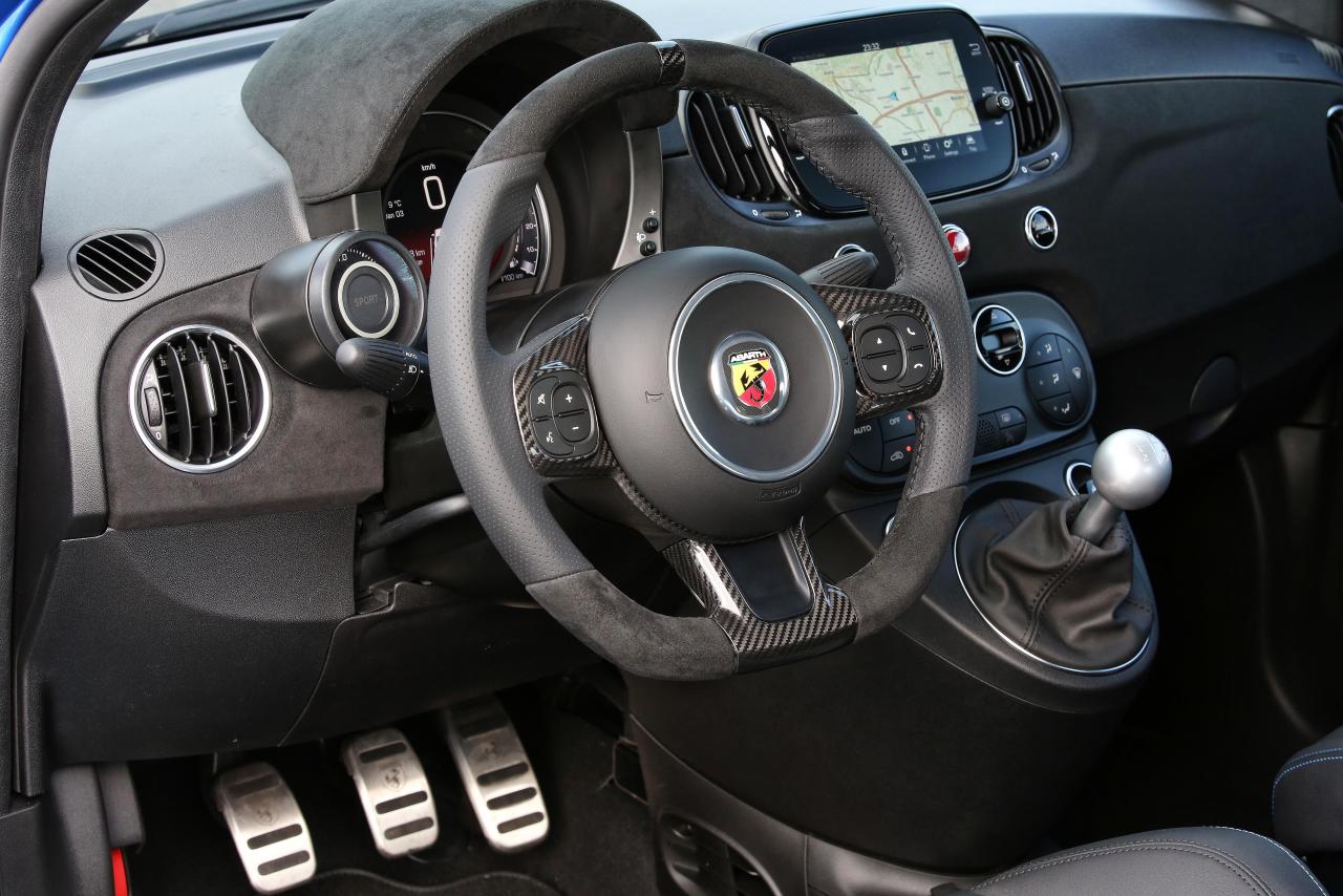 1819529617_22_NewAbarth695Tributo131rally.thumb.JPG.34bfc49aa89e6af7c7a7b7233e237878.JPG