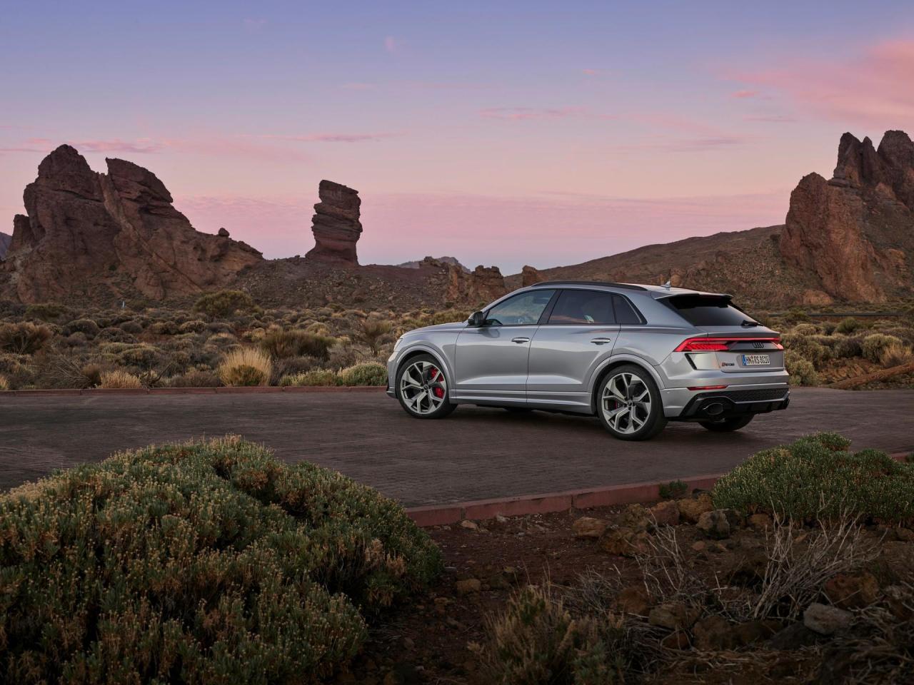 2020-Audi-RS-Q8-2.thumb.jpg.78d2650a87dc817d118be6bf581d9c51.jpg