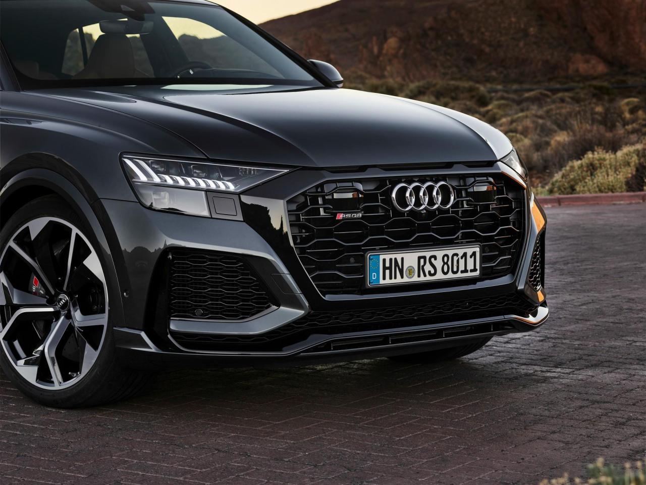 2020-Audi-RS-Q8-36.thumb.jpg.d4391de4c90f5ca247676d4c926e3866.jpg