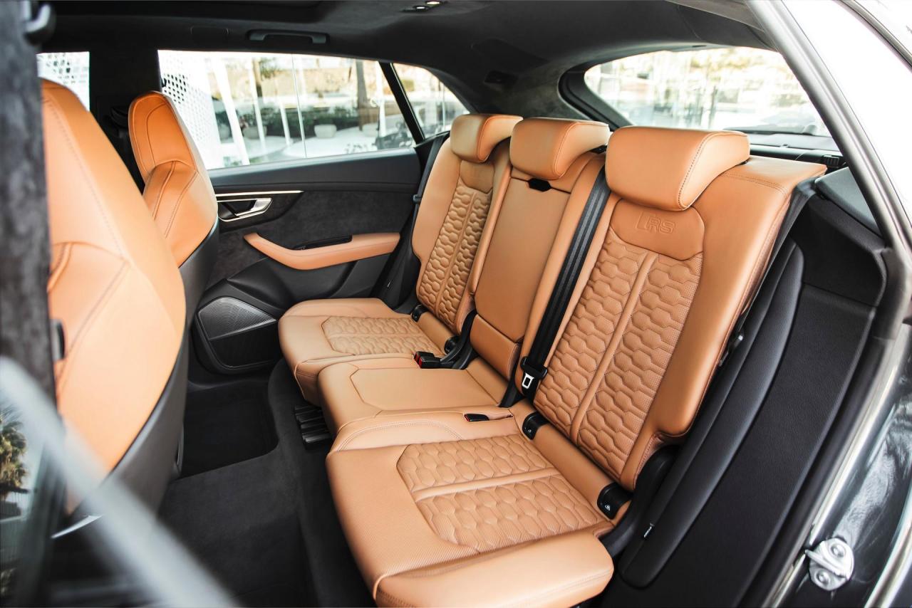 2020-Audi-RS-Q8-41.thumb.jpg.3db1bb350e6b8f6e81a33414e1631e97.jpg