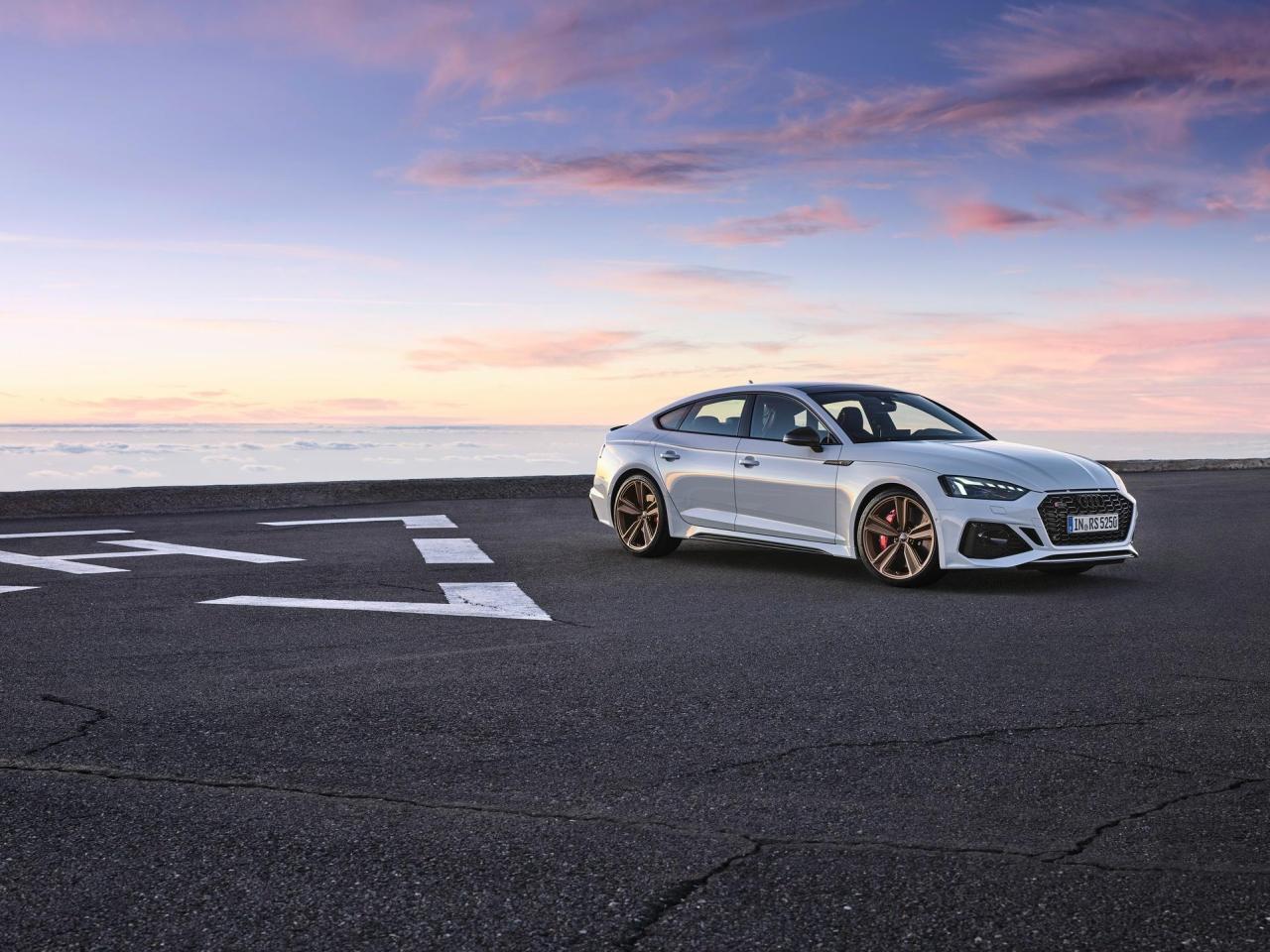 2020-Audi-RS5-Coupe-Sportback-26.thumb.jpg.5a2f1dcad94a761903ae71b42b0c8e8b.jpg