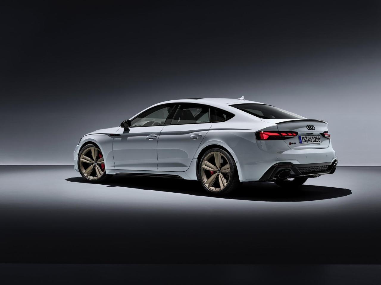 2020-Audi-RS5-Coupe-Sportback-36.thumb.jpg.e9aa9ef68a5230559a88b73d2e49d064.jpg