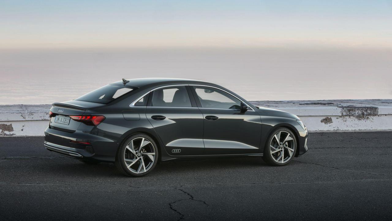 2021-Audi-A3-Sedan-30.thumb.jpg.4bd2d08e36fe2cffc507416d02d2bd37.jpg