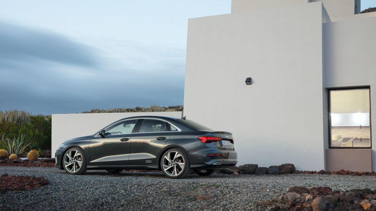 2021-Audi-A3-Sedan-32.thumb.jpg.94975dfe697d388982f9bec663cbfcdd.jpg