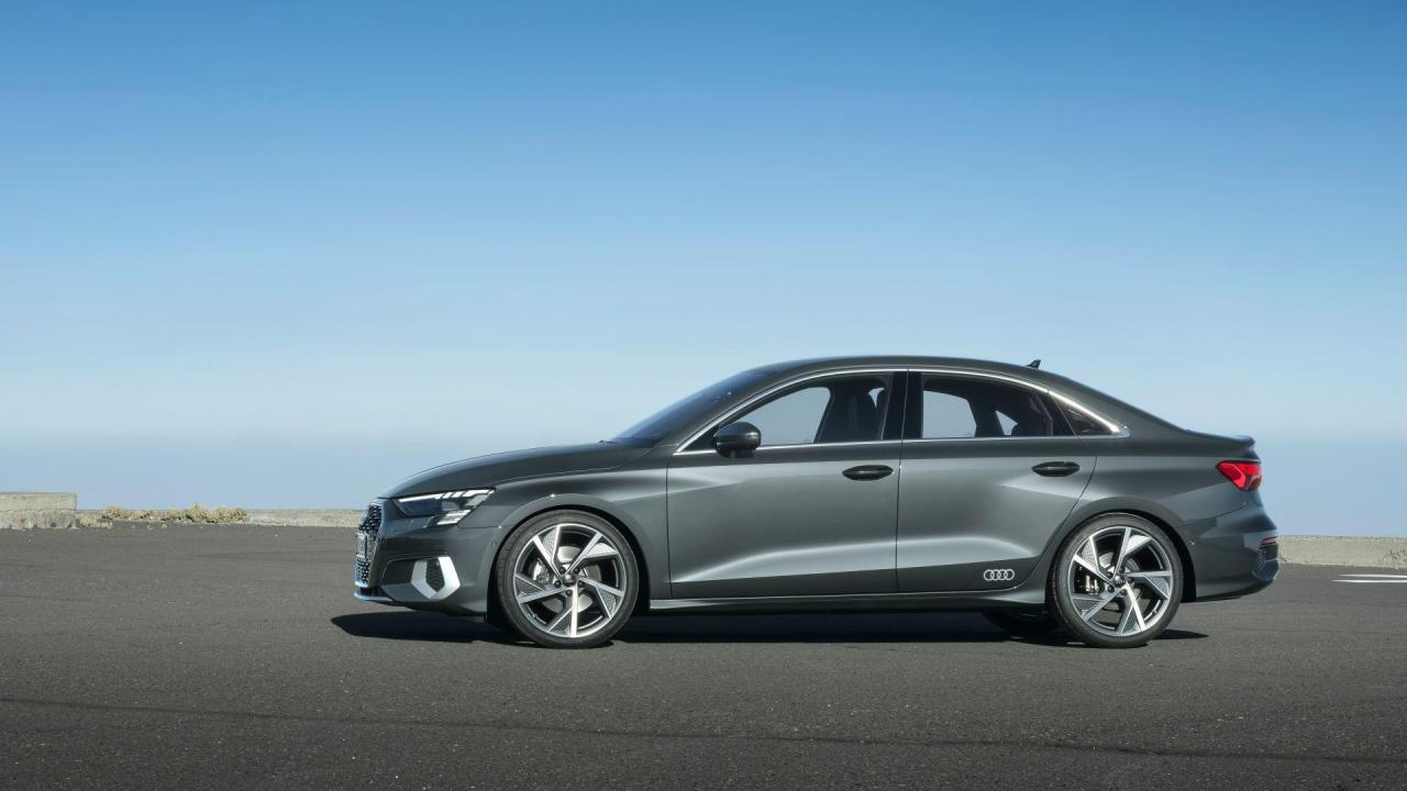 2021-Audi-A3-Sedan-39.thumb.jpg.8750940ff00ceff6fb8f3a6bbfb737d3.jpg