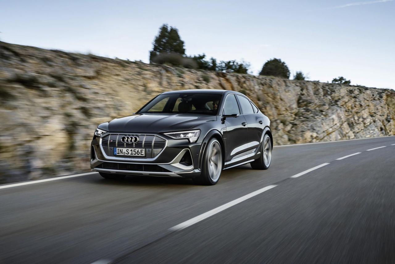 2021-Audi-E-Tron-S-Sportback-20.thumb.jpg.83d8f551f43bbf24e3f13866b6459a99.jpg