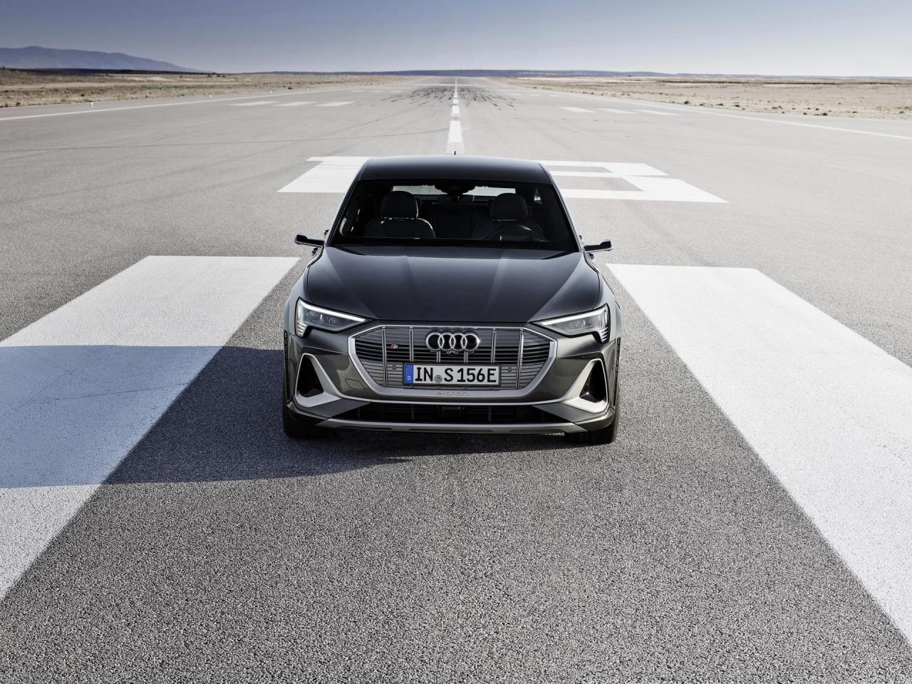 2021-Audi-E-Tron-S-Sportback-37.thumb.jpg.431032ddd399a85ccb9f6b3273c7fc58.jpg