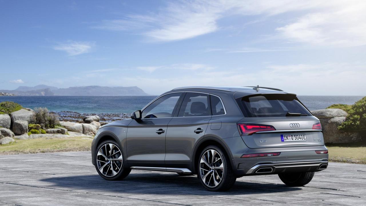 2021-Audi-Q5-Plug-In-Hybrid-00_03.jpg
