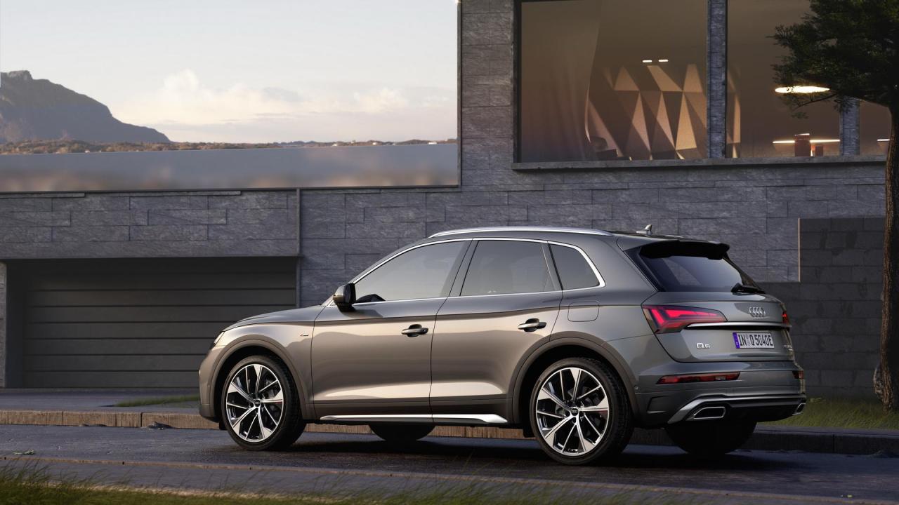2021-Audi-Q5-Plug-In-Hybrid-00_09.jpg