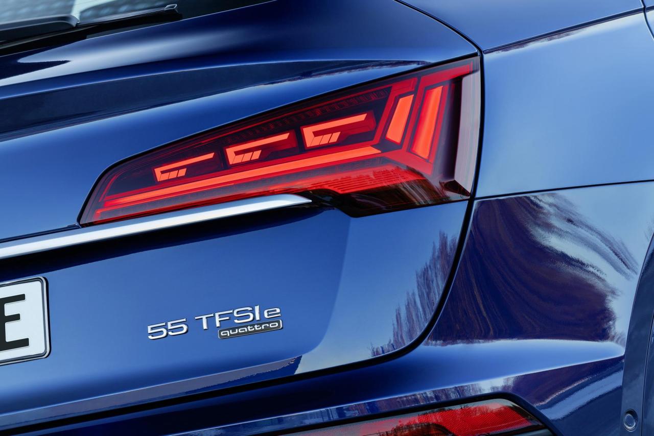 2021-Audi-Q5-Plug-In-Hybrid-00_1.jpg