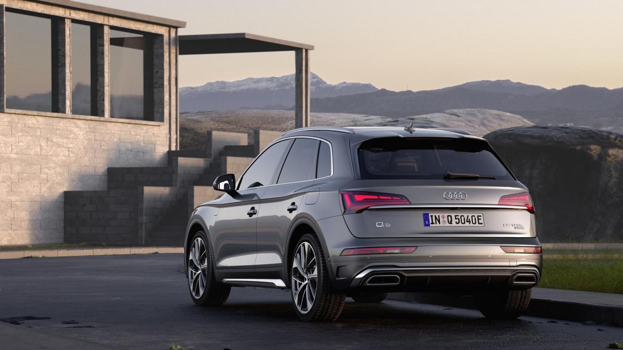 2021-Audi-Q5-Plug-In-Hybrid-00_12.jpg