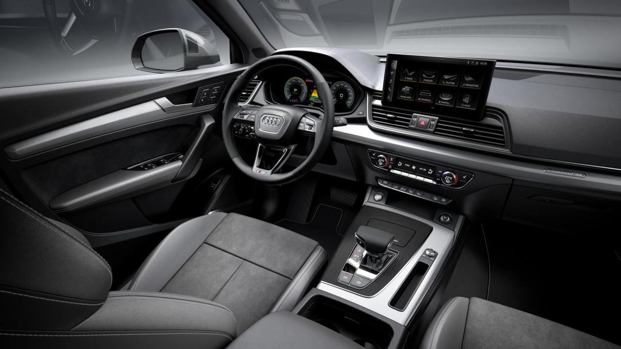 2021-Audi-Q5-Plug-In-Hybrid-00_14.jpg