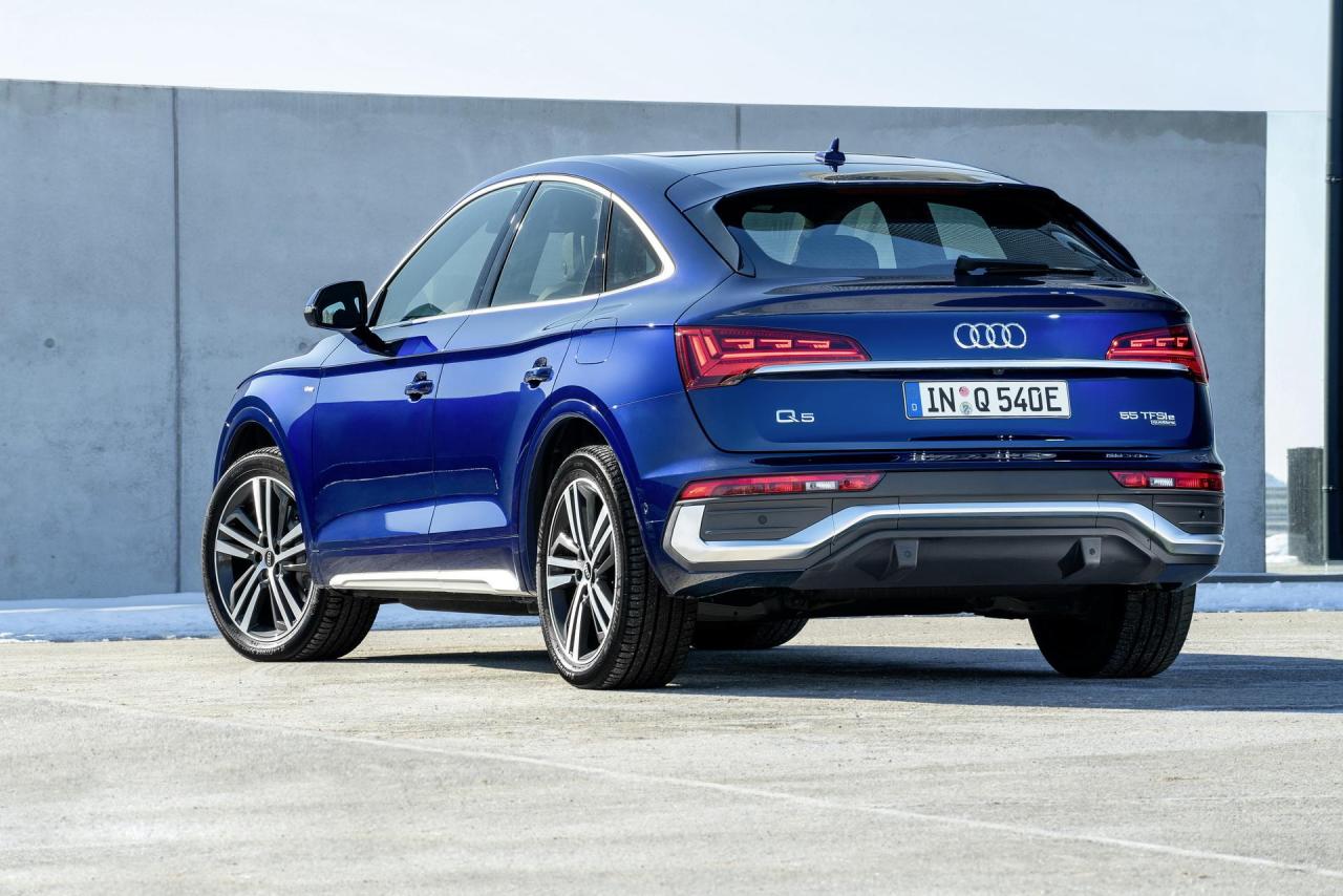 2021-Audi-Q5-Plug-In-Hybrid-00_4.jpg
