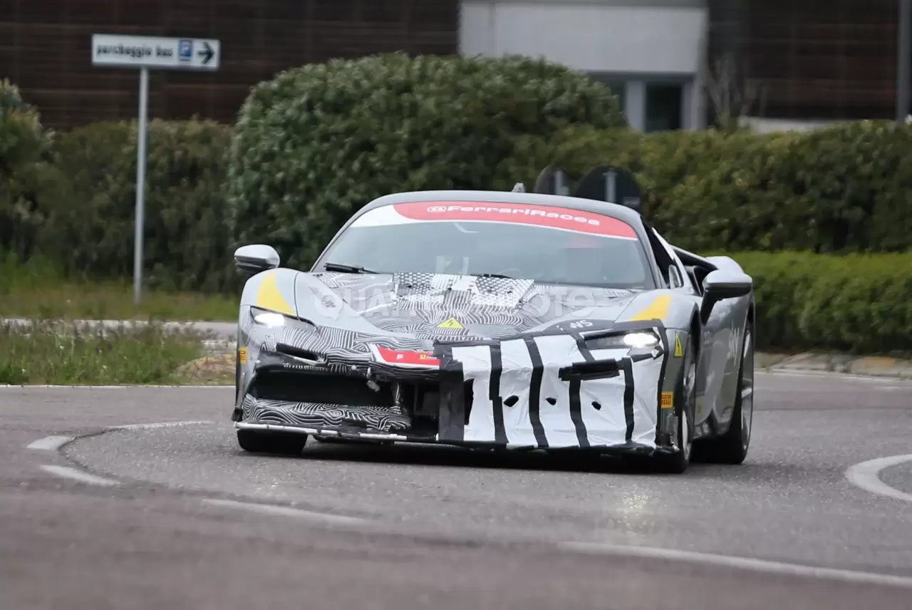2022-ferrari-sf90-muletto-01.webp.5954e6fa47768e4fc970d90c64cc6dd1.webp