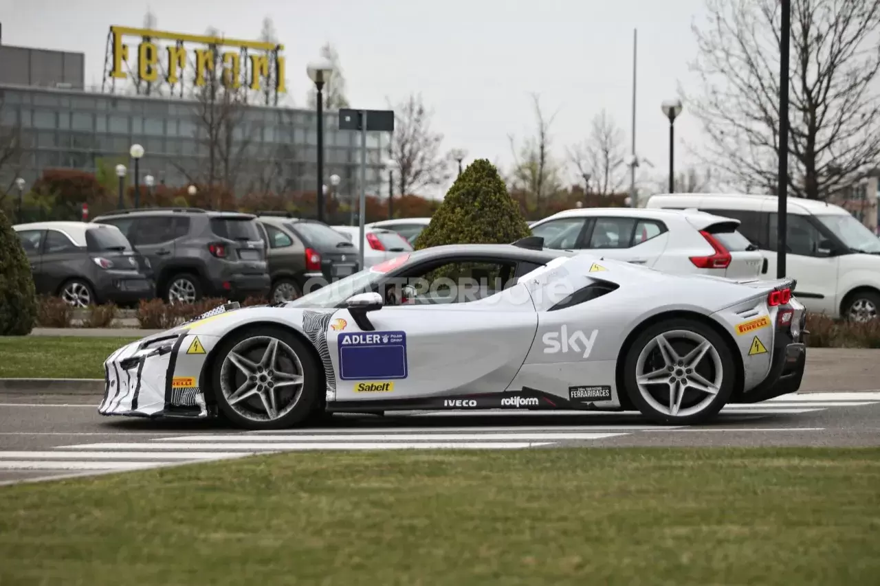 2022-ferrari-sf90-muletto-06.webp.f89e09476f1222bb4b68a4ac5f44682c.webp