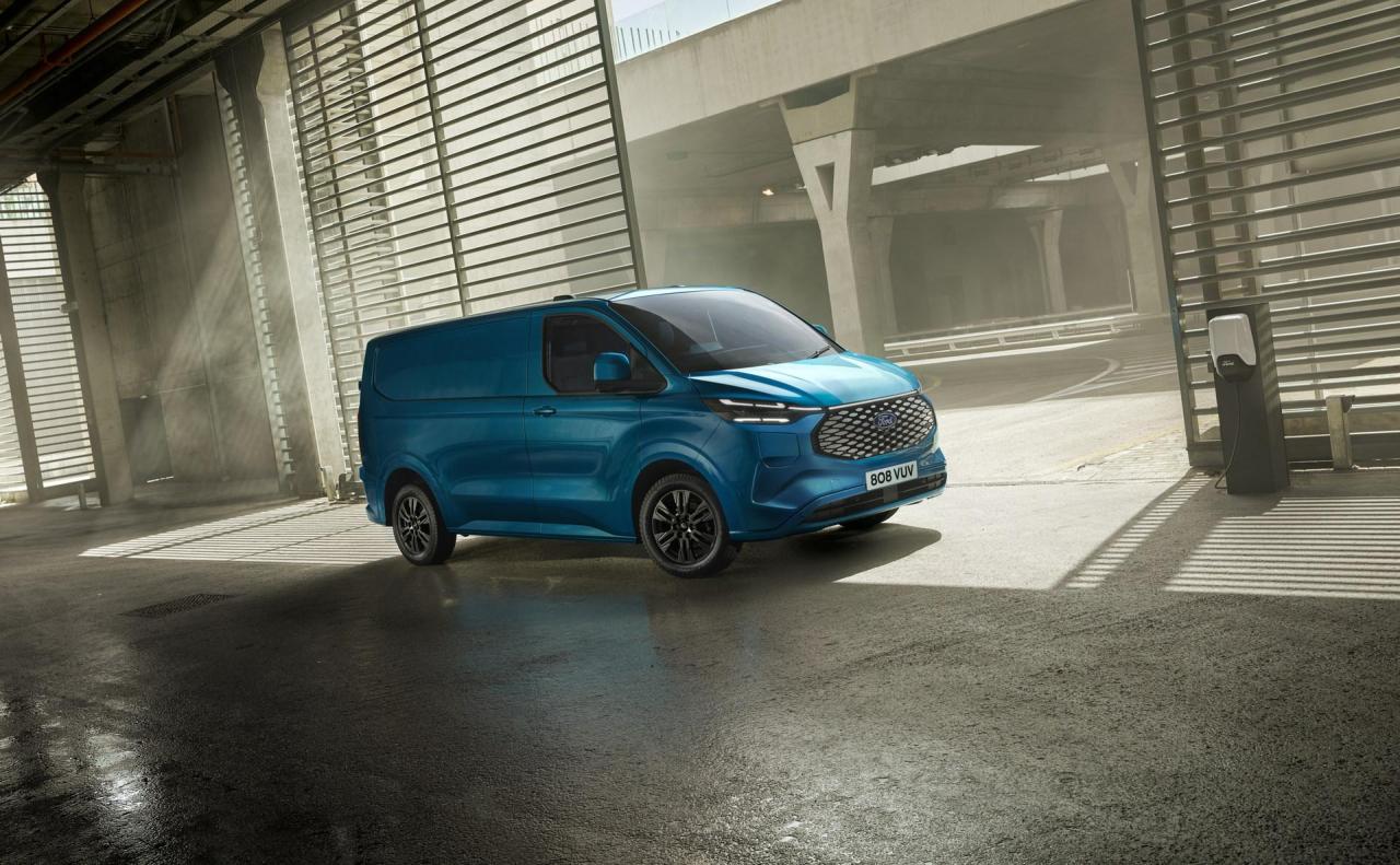2022_FORD_E-TRANSIT_CUSTOM_02.jpg