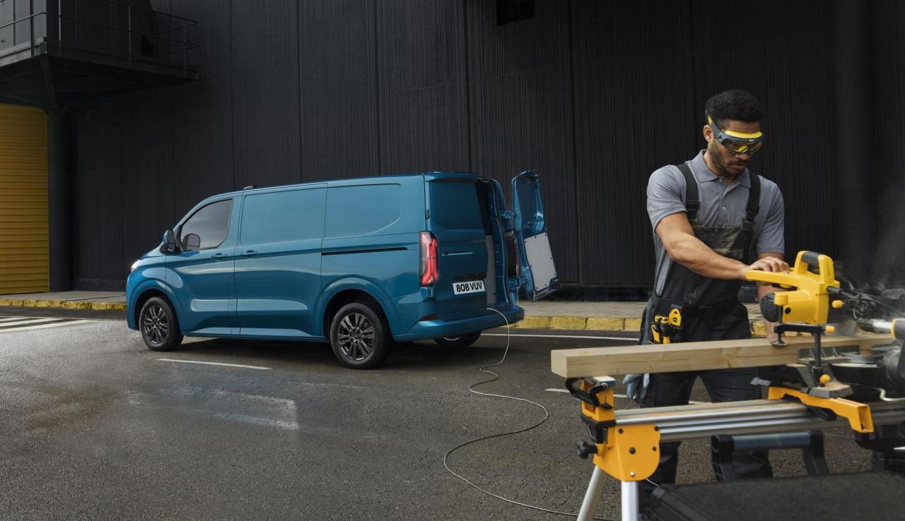 2022_FORD_E-TRANSIT_CUSTOM_15.jpg